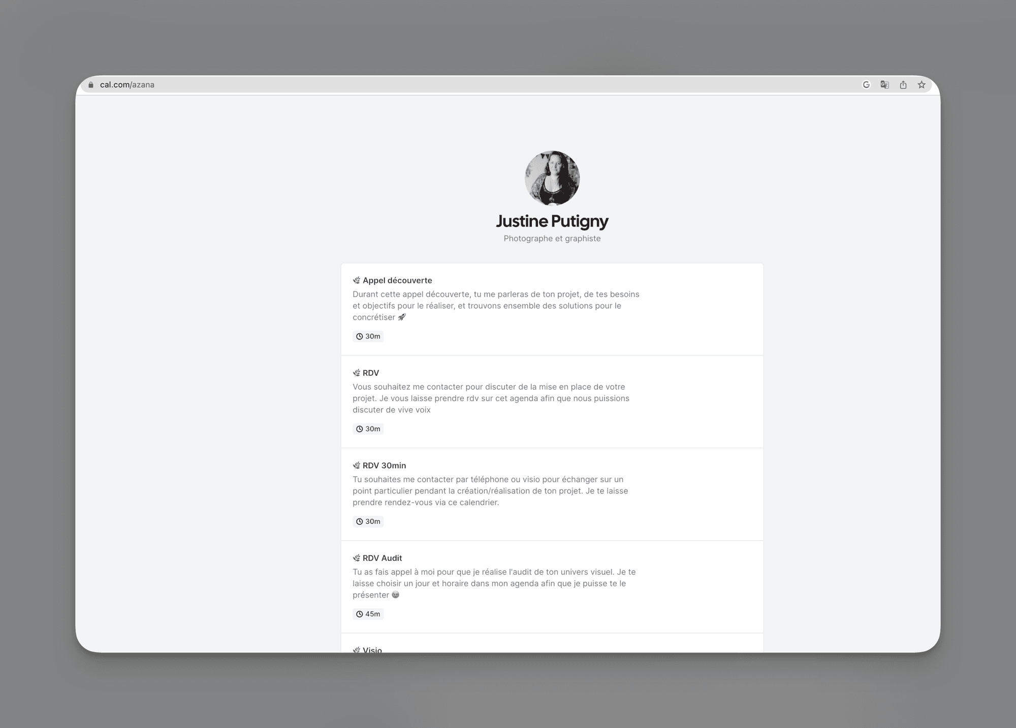 Browser mockup of a photographer's booking page